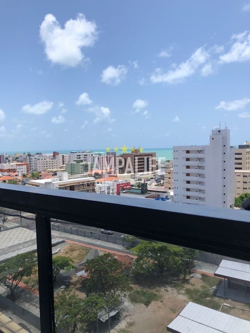 Cobertura em piso único com 4 suítes e piscina privativa