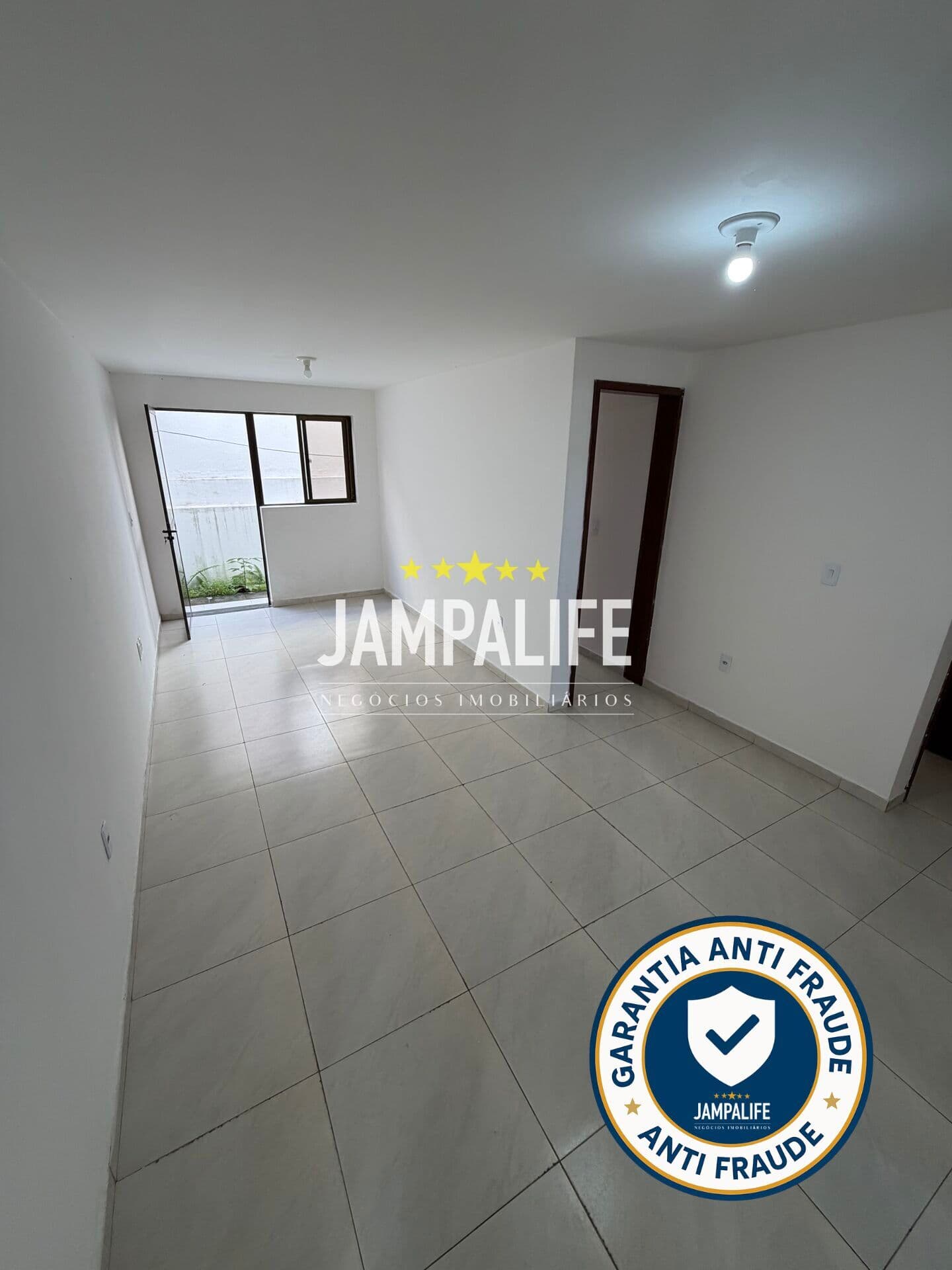 Apartamento Térreo no Treze de Maio