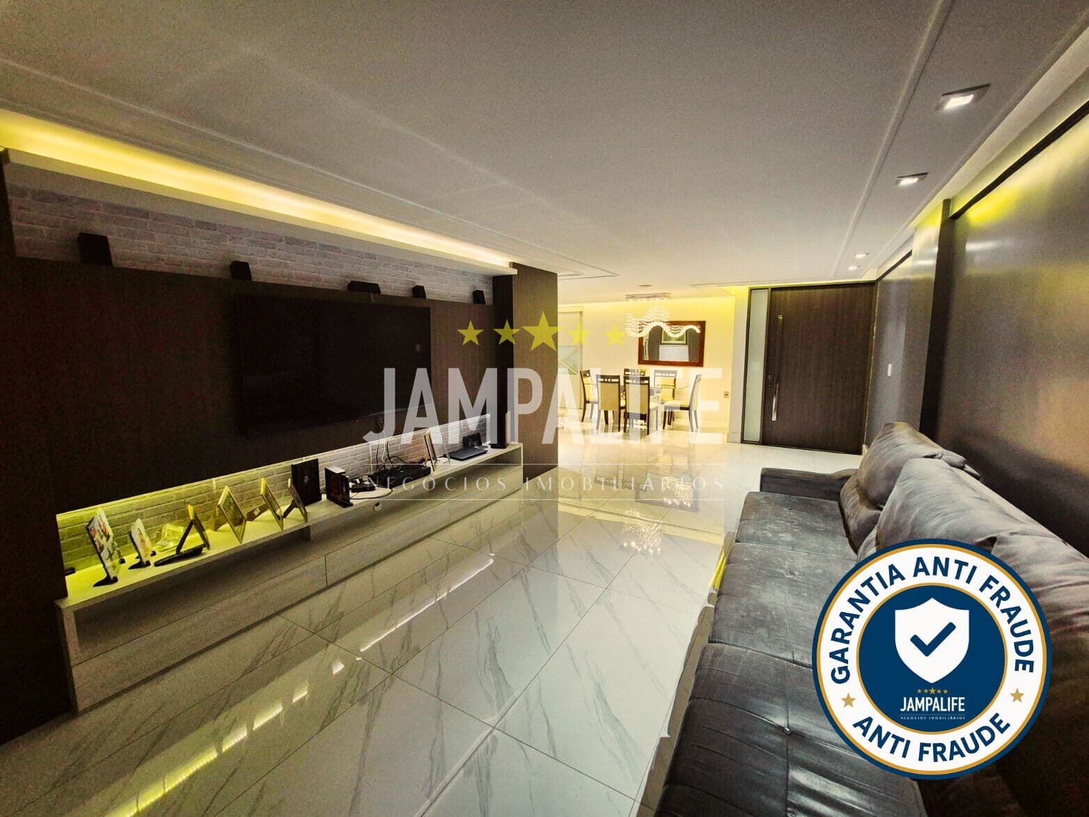 Apartamento Reformado Vista Mar na melhor localização de Cabo Branco | R$1.590.000,00 | 4 quartos + DCE | 201m2