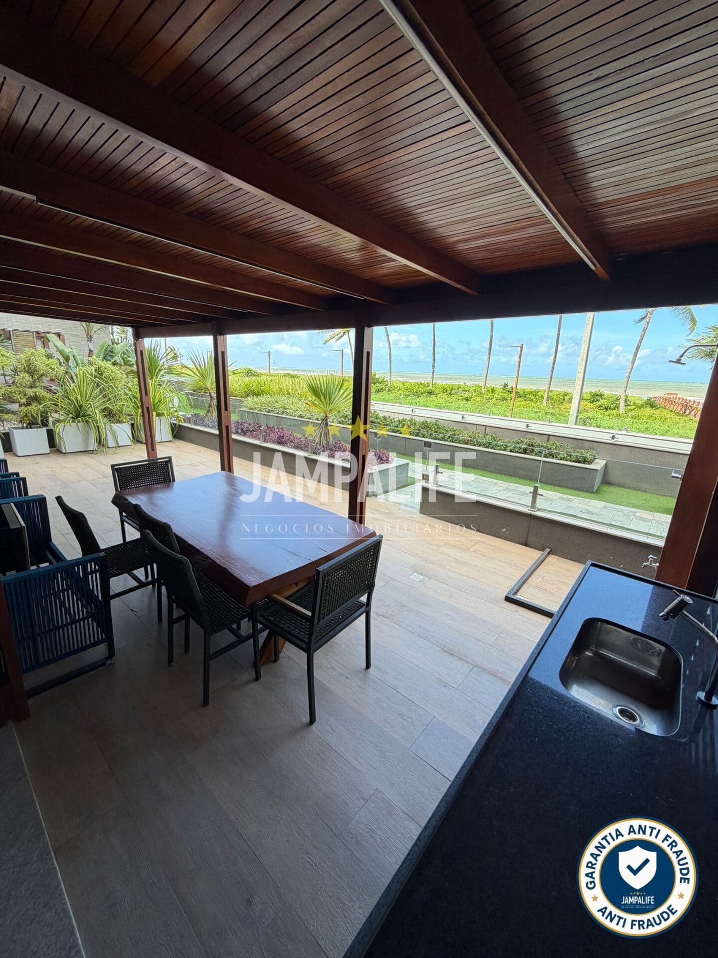 Apartamento térreo pé na areia Intermares
