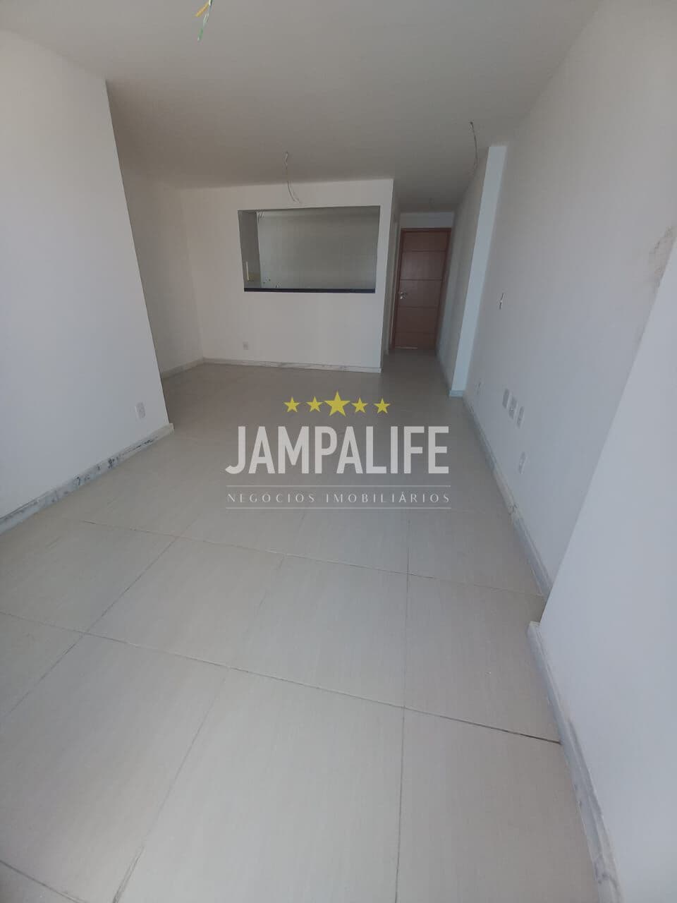 Apartamento com 03 Quartos no Jardim Luna