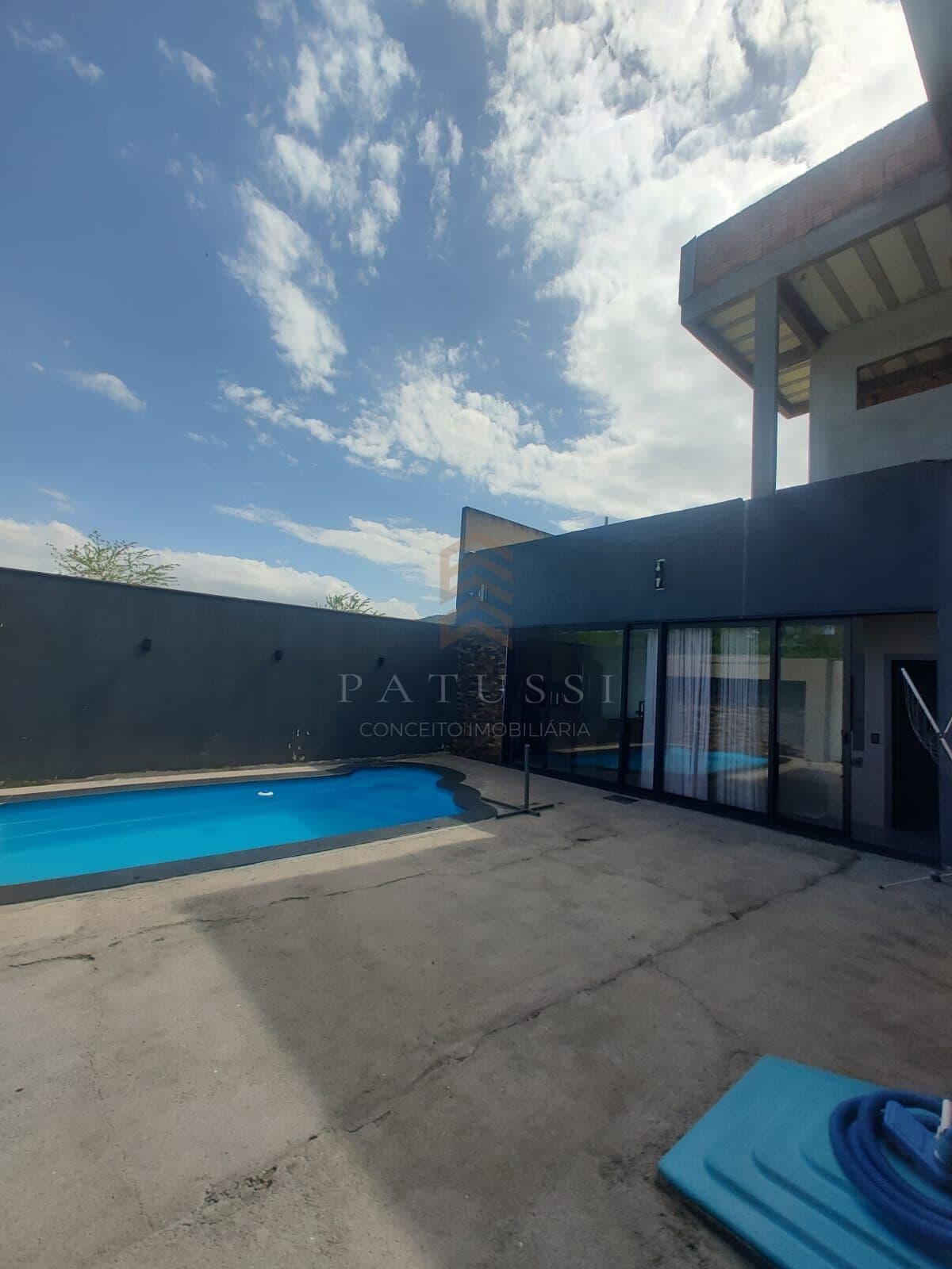 Casa Duplex com 420m2 em construção - Forquilhas, São José/SC