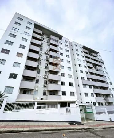 Apartamento de 2 dormitórios, sendo uma suíte, Mobiliado
