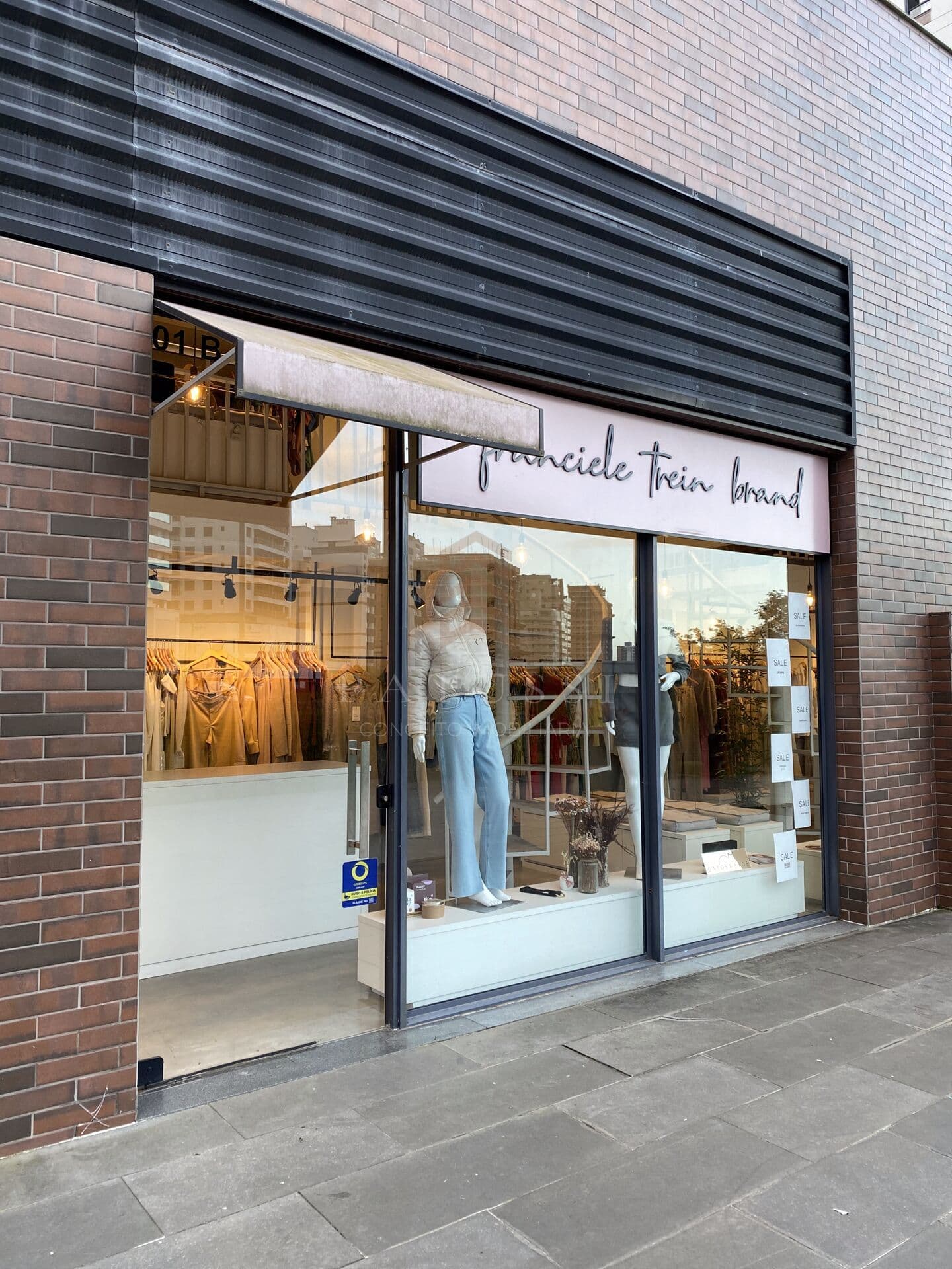 Loja de roupas premium feminina na Pedra Branca