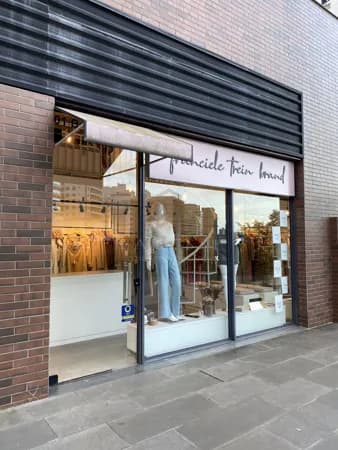 Loja de roupas premium feminina na Pedra Branca