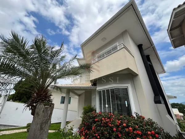 Casa Alto Padrão à venda de 3 suítes e 5 banheiros na Pedra Branca, Palhoça/SC