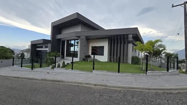 Casa em Palhoça - Pedra Branca
