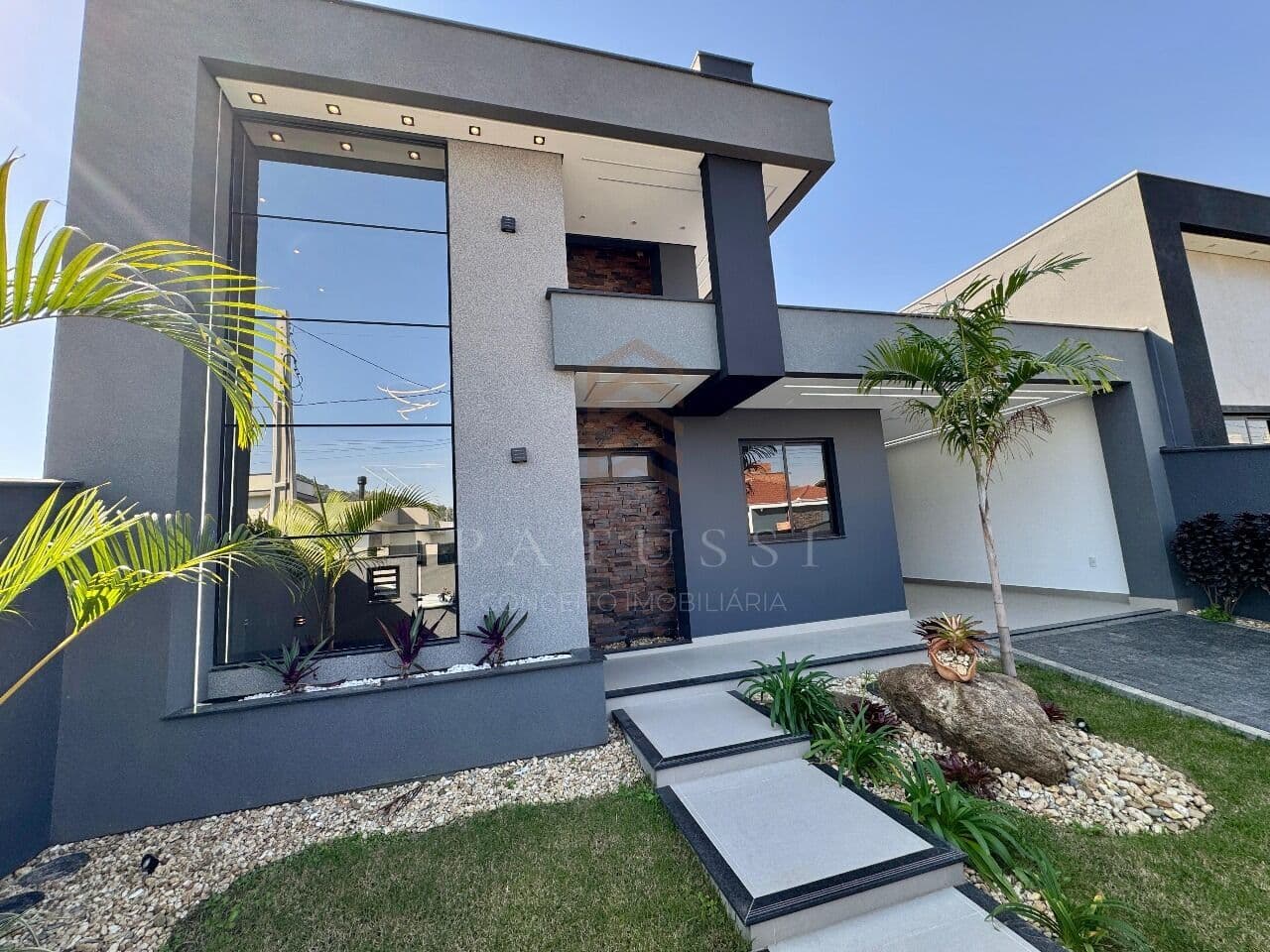 Moderna Casa no bairro Bela Vista Palhoça, com 3 dormitórios sendo 1 suíte, Nova !!!