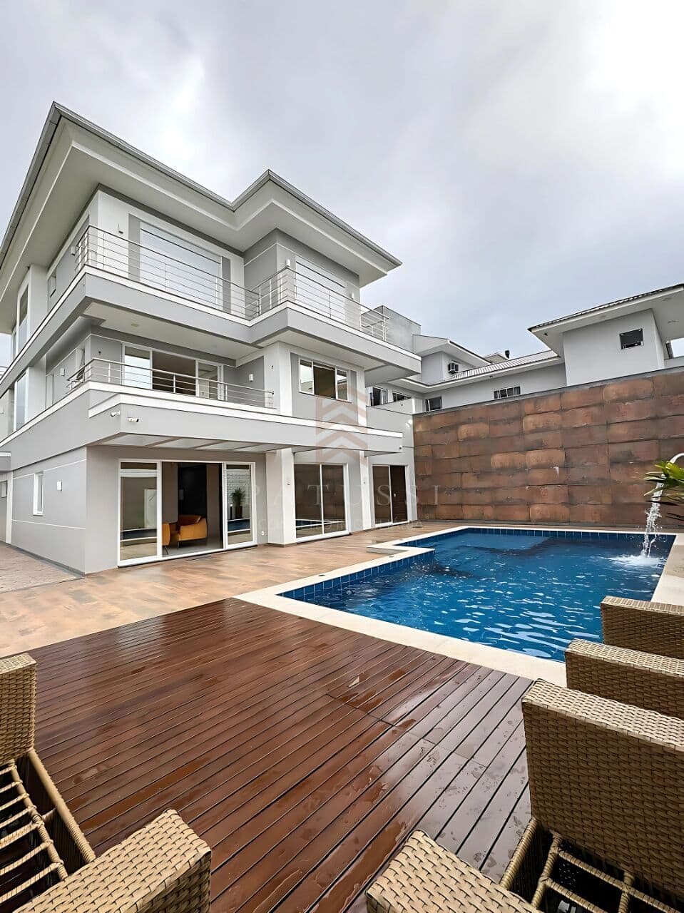 Casa Triplex à venda no bairro Pedra Branca-Palhoça/SC