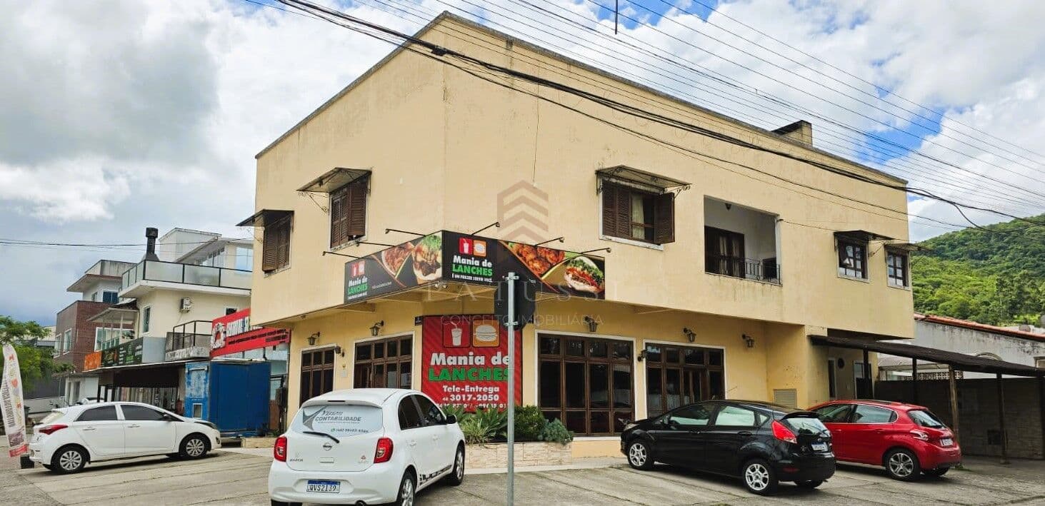 Apartamento semimobiliado para Alugar, 2 dormitórios no bairro Madri, Plahoça/SC