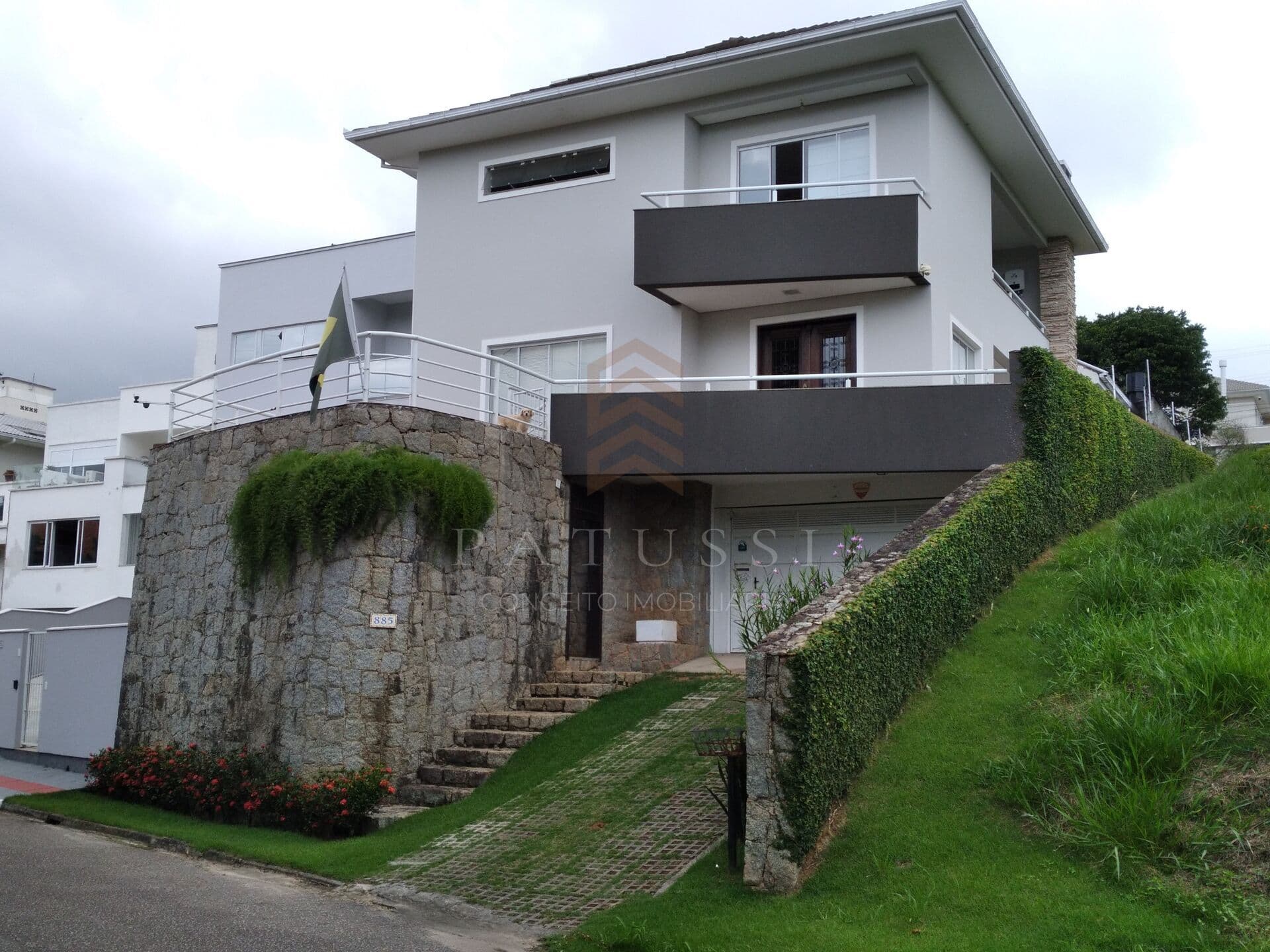 Casa à venda de 3 dormitórios, 1 suíte na Pedra Branca, Palhoça/SC