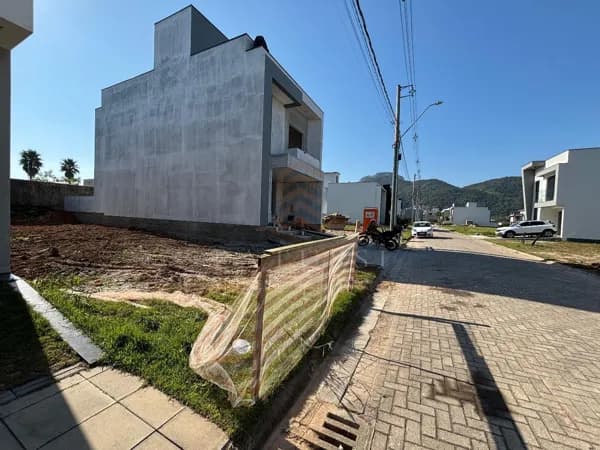 Terreno em Condomínio Acqua - Delta Ville