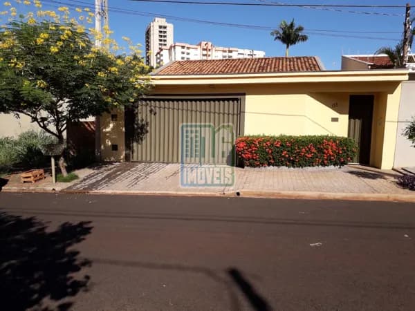 Casa padrão no bairro Nova Ribeirânia