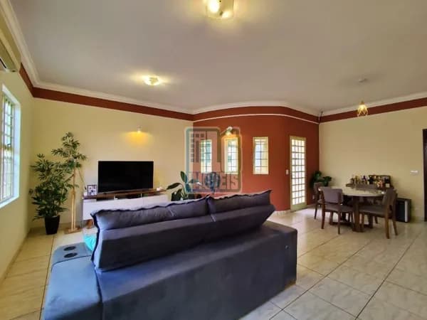 Casa padrão em Residencial e Comercial Palmares, Ribeirão Preto/SP