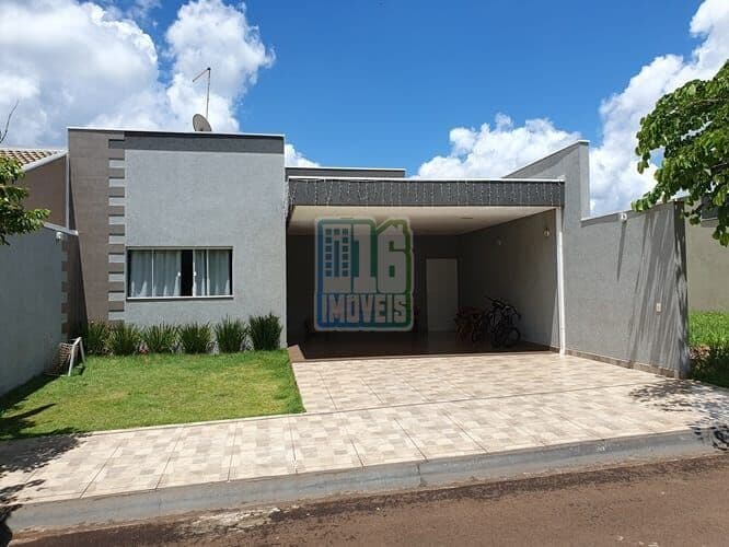 Casa em Condomínio Fechado