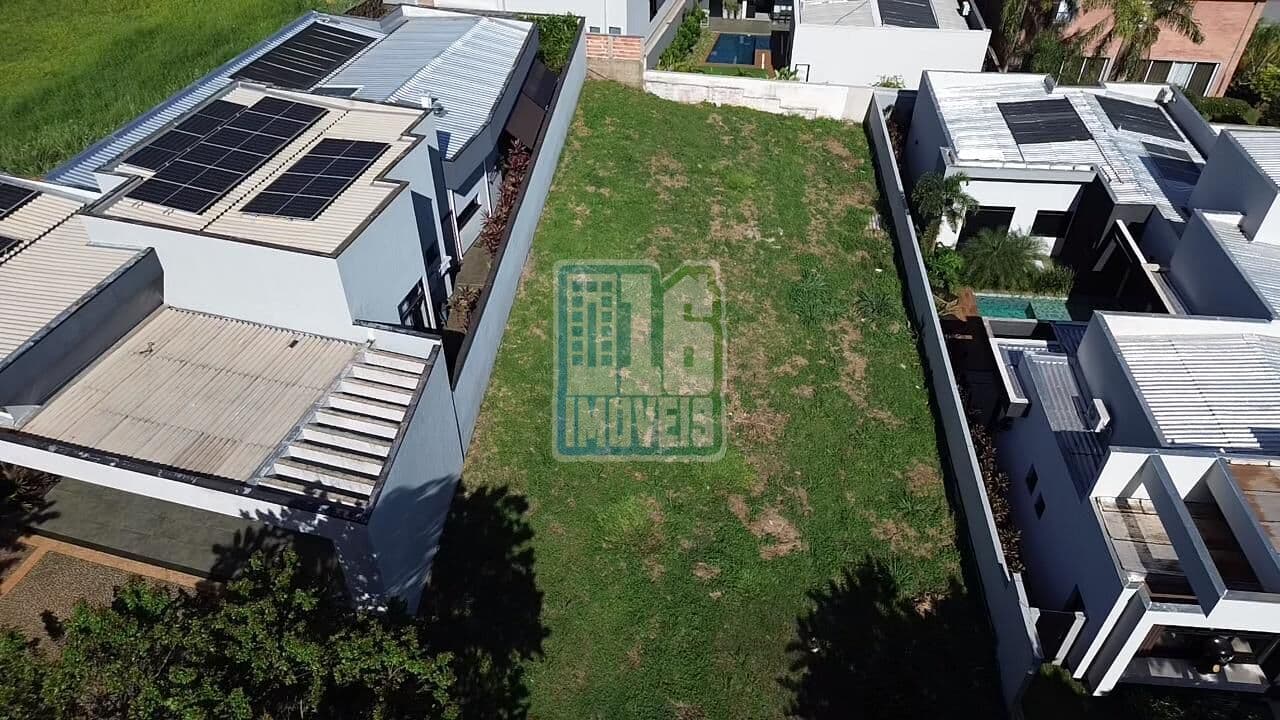 Terreno em Condomínio ARARA AZUL