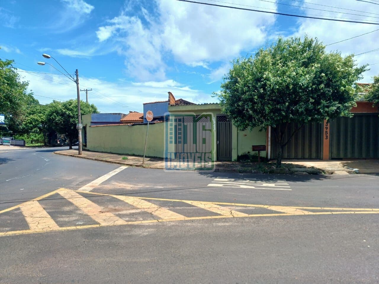 Casa de Esquina com Comércio!