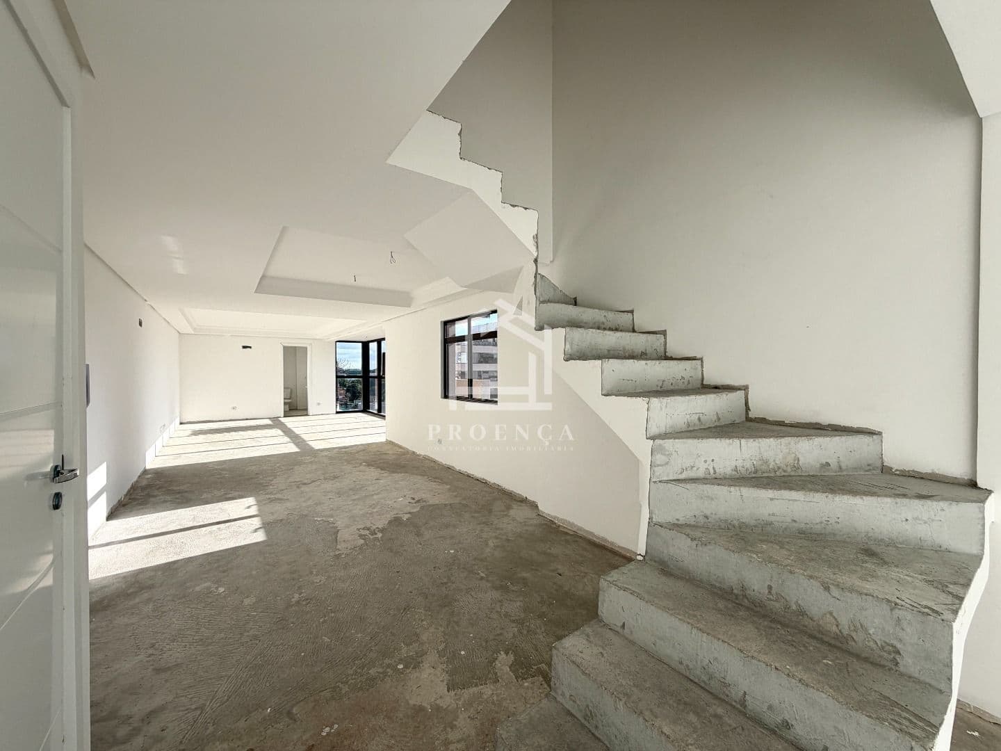 Cobertura duplex com 3 dorm. sendo 1 suíte e 3 vagas à venda, 186m² por R$ 1.200.000 - São Pedro - SJP/PR