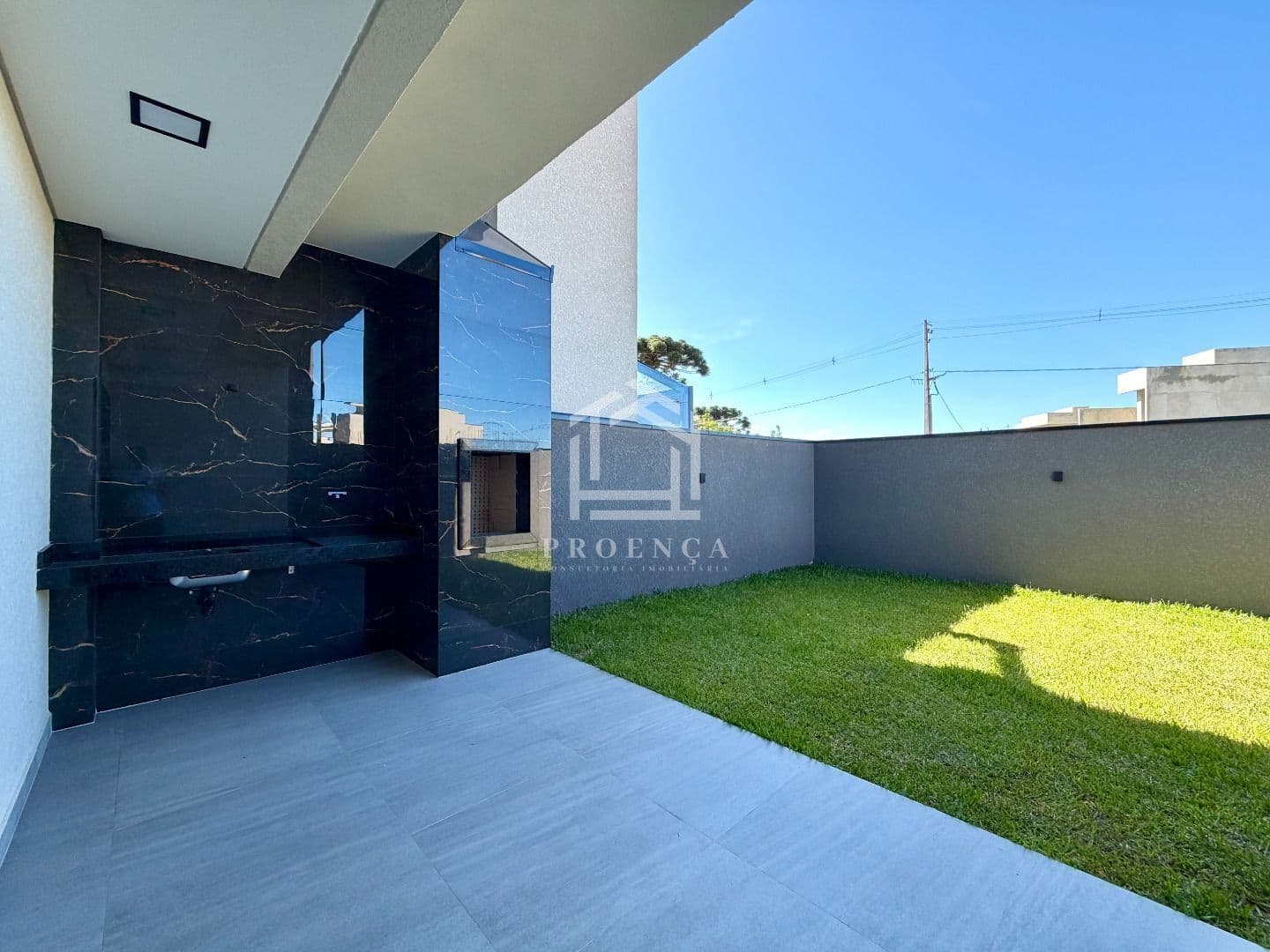 Sobrado em condomínio fechado, 3 dorm. à venda, 145m² por R$ 980.000 - Costeira - SJP/PR