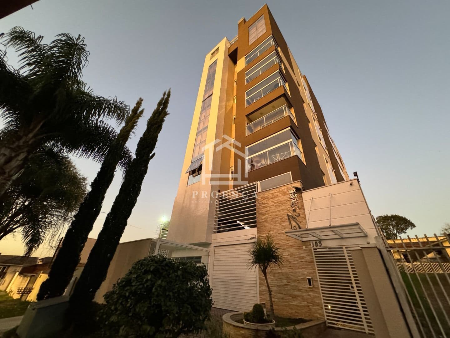 Apê com 3 dorm. sendo 1 suíte à venda, 80m² por R$ 549.000 - Centro - São José dos Pinhais/PR