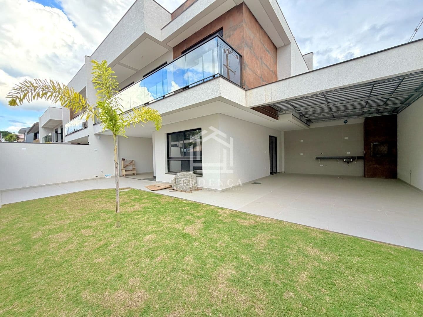 Sobrado com 3 dormitórios à venda, 160 m² por R$ 1.250.000,00 - Centro - São José dos Pinhais/PR