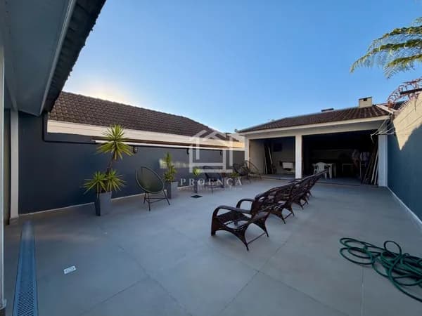 Sobrado com amplo terreno à venda, 150m² por R$ 780.000 - Aristocrata - SJP/PR