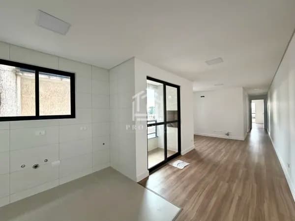 Apê com 2 dorm. (1 suíte) e garagem coberta à venda, 69m² por R$ 469.000 - Centro - SJP/PR