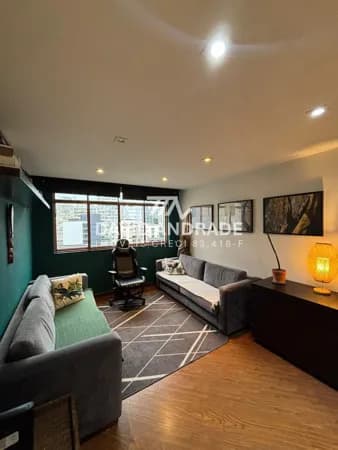 Belíssimo apartamento com 90m², 1 vaga, com suíte, ar condicionado, bem iluminado e áreas de lazer