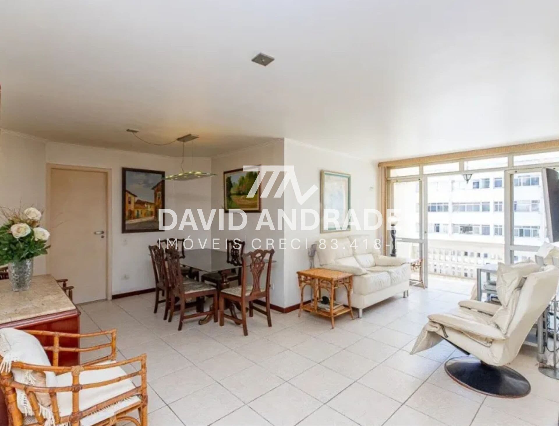 Belíssima casa com 127m², 1 vaga, amplo living, cozinha grande, bem iluminado e áreas de lazer