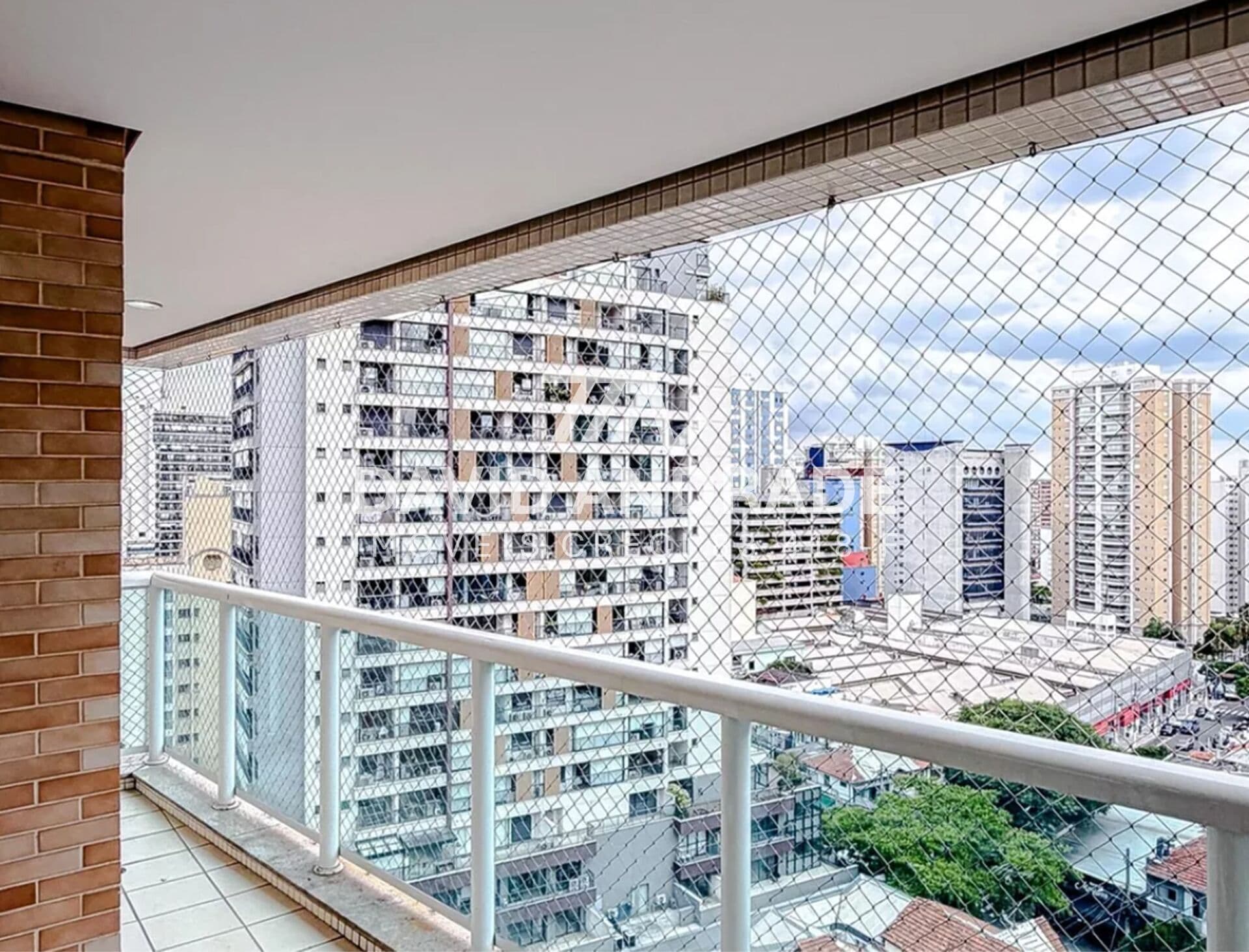 Belíssimo apartamento com 112m², 3 vagas de garagem, amplo living, ampla varanda e lazer completo