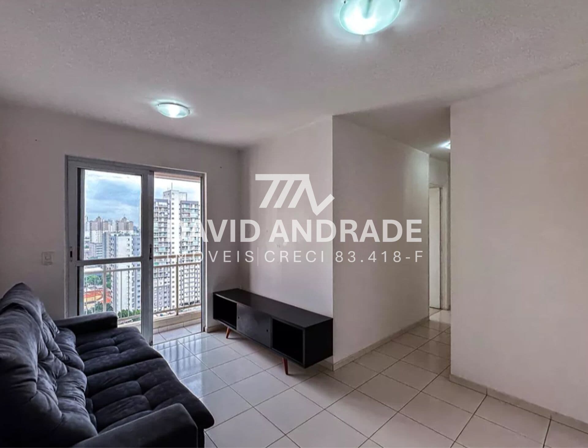 Belo apartamento com 50m², 1 vaga, varanda, 2 dormitórios, cozinha grande, área de serviço, living para 2 ambientes e áreas de lazer