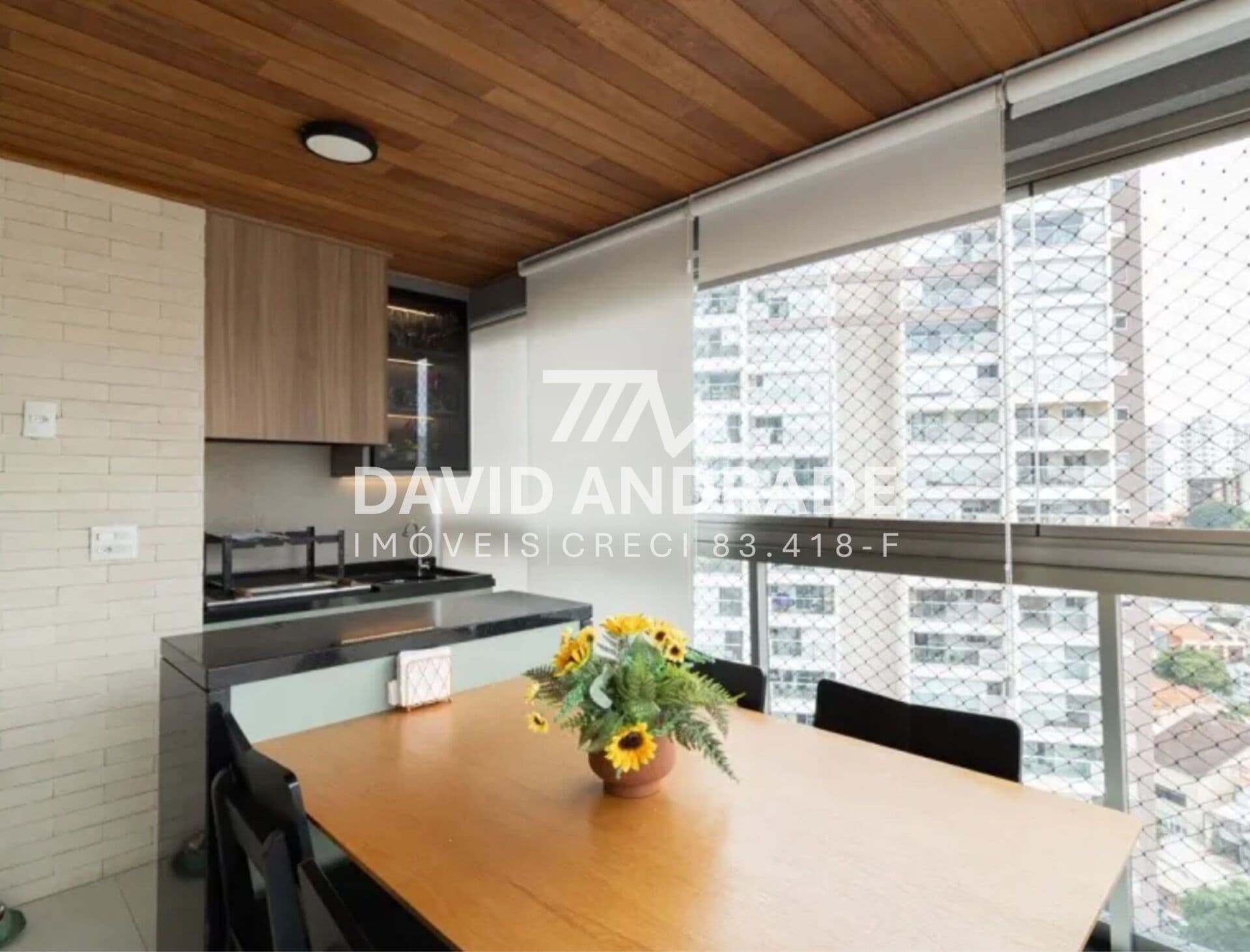 Belíssimo apartamento com 70m², 1 vaga, ar condicionado, ampla varanda gourmet integrada, bem iluminado e áreas de lazer