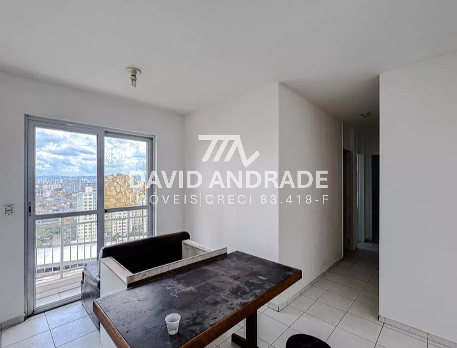 Belo apartamento com 52m², 1 vaga, varanda, 2 dormitórios, cozinha grande, área de serviço, living para 2 ambientes e áreas de lazer