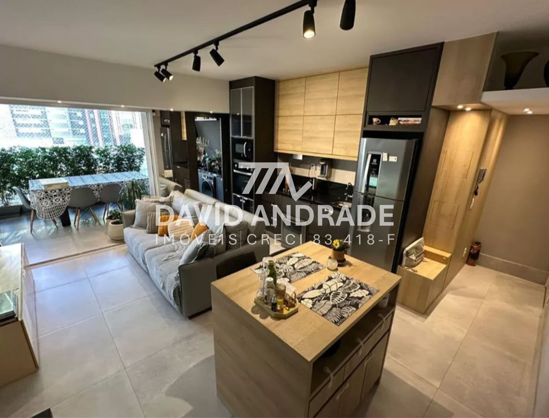 Belíssimo apartamento com 81m², 2 vagas, varanda gourmet, com suíte, ar condicionado, bem iluminado e áreas de lazer