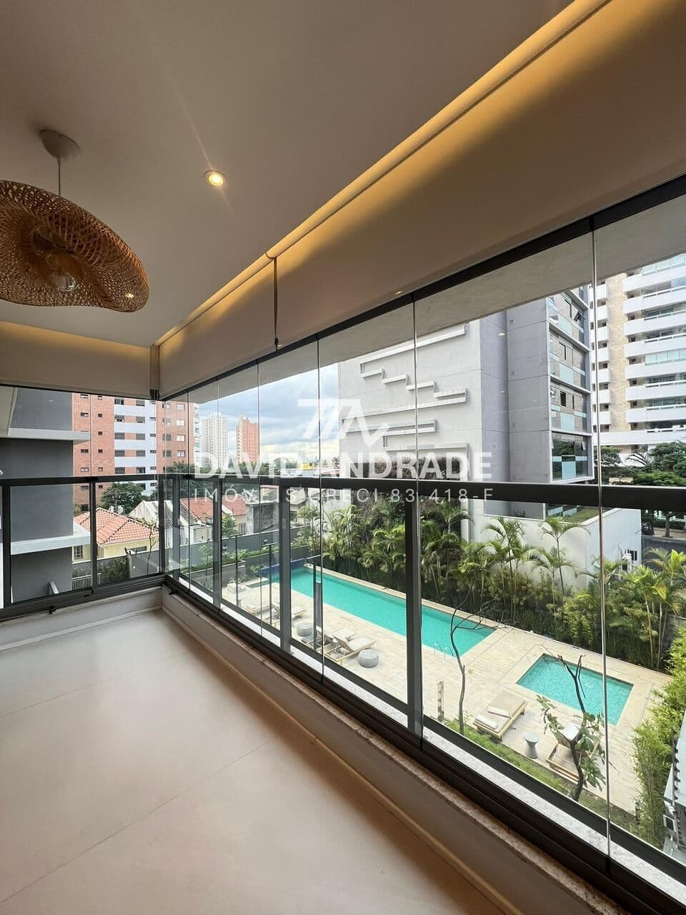 Belíssimo apartamento alto padrão com 88m², 1 vaga, ampla varanda gourmet integrada, cozinha gourmet, amplo living para 2 ambientes e áreas de lazer