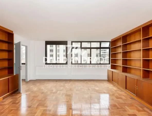 Belíssimo apartamento com 150m², 2 vagas, 4 dormitórios, armários embutidos, bem iluminado e áreas de lazer