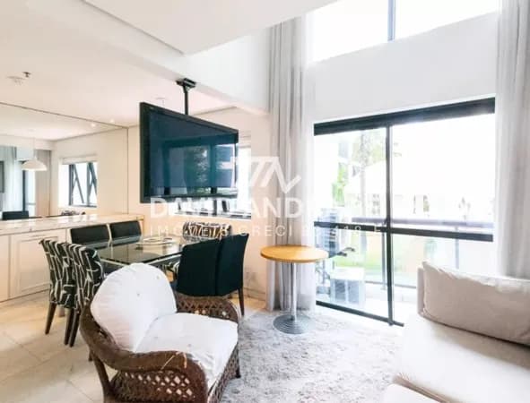 Belíssimo apartamento duplex com 72m², 1 vaga, amplo living, varanda, ar condicionado, bem iluminado e áreas de lazer