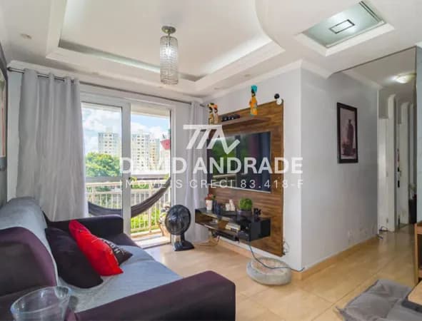 Belo apartamento com 50m², 1 vaga, varanda, 2 dormitórios, cozinha grande, área de serviço, living para 2 ambientes e áreas de lazer