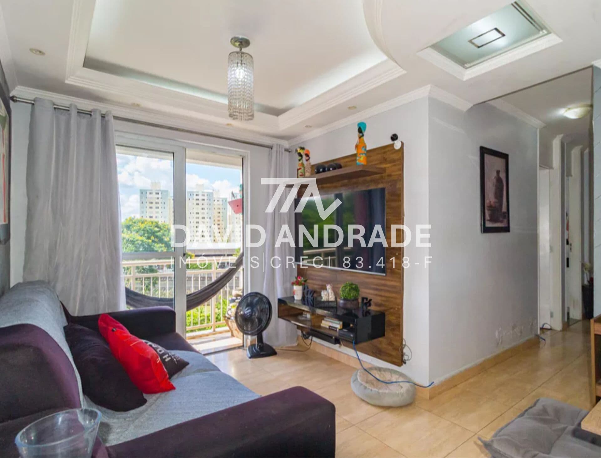 Belo apartamento com 50m², 1 vaga, varanda, 2 dormitórios, cozinha grande, área de serviço, living para 2 ambientes e áreas de lazer