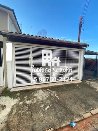 Casa confortável em excelente localização no bairro Dr Laurindo