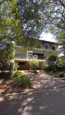 Locação Colina das Estrela - Casa de esquina em Frente ao Bosque, Ampla, Iluminada e com Vista Privilegiada