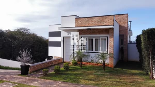 🏡 Casa de Alto Padrão no Condomínio Bosque do Junqueira - piscina - 3 suítes - escritório