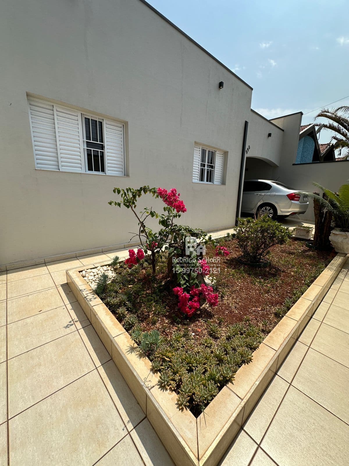 Linda Casa na Avenida Zilah de Aquino Com 4 quartos