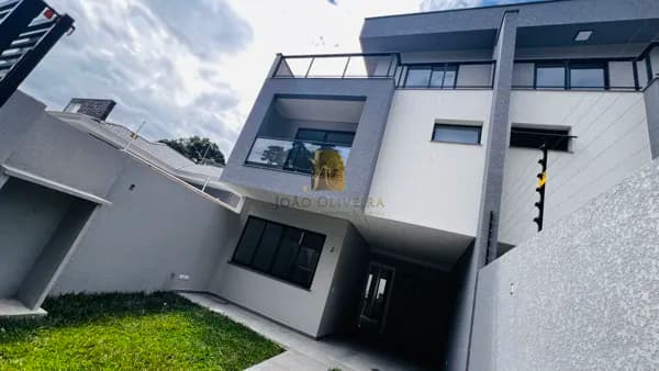 Sobrado de Alto Padrão em Santa Felicidade | 3 Suítes + Ático com Terraço Gourmet