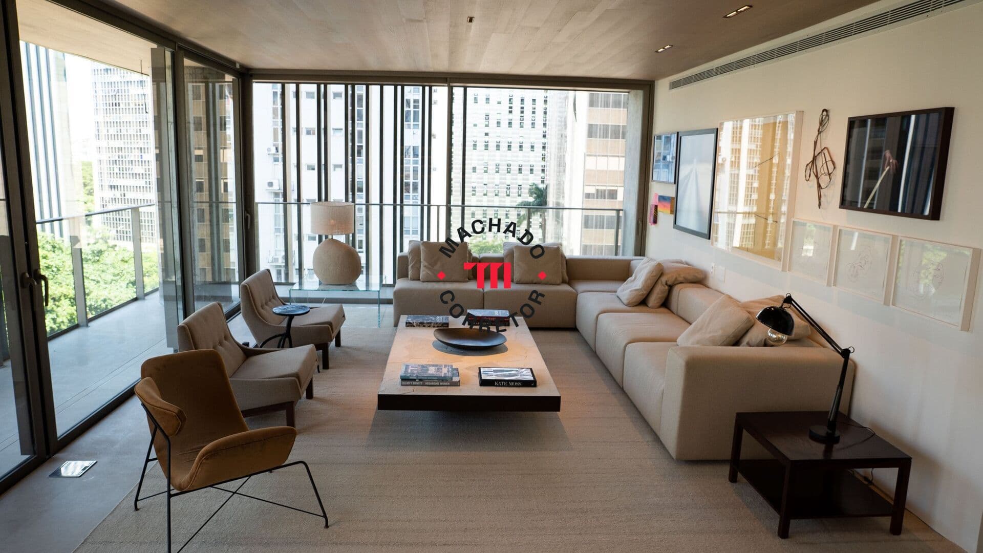 Praça Henrique Monteiro à 233m² 4 suítes 3 vagas Apartamento venda no bairro Pinheiros - São Paulo/SP