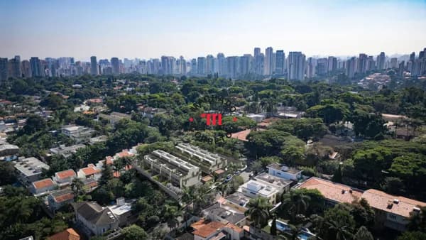 Tibiriçá: Mansões exclusivas no Brooklin Paulista. 4 suítes, 4 vagas e segurança total em condomínio fechado. Receba mais informações do produto agora!