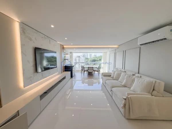 Apartamento à Venda na Agronômica com 3 Suítes e 122m² em Florianópolis