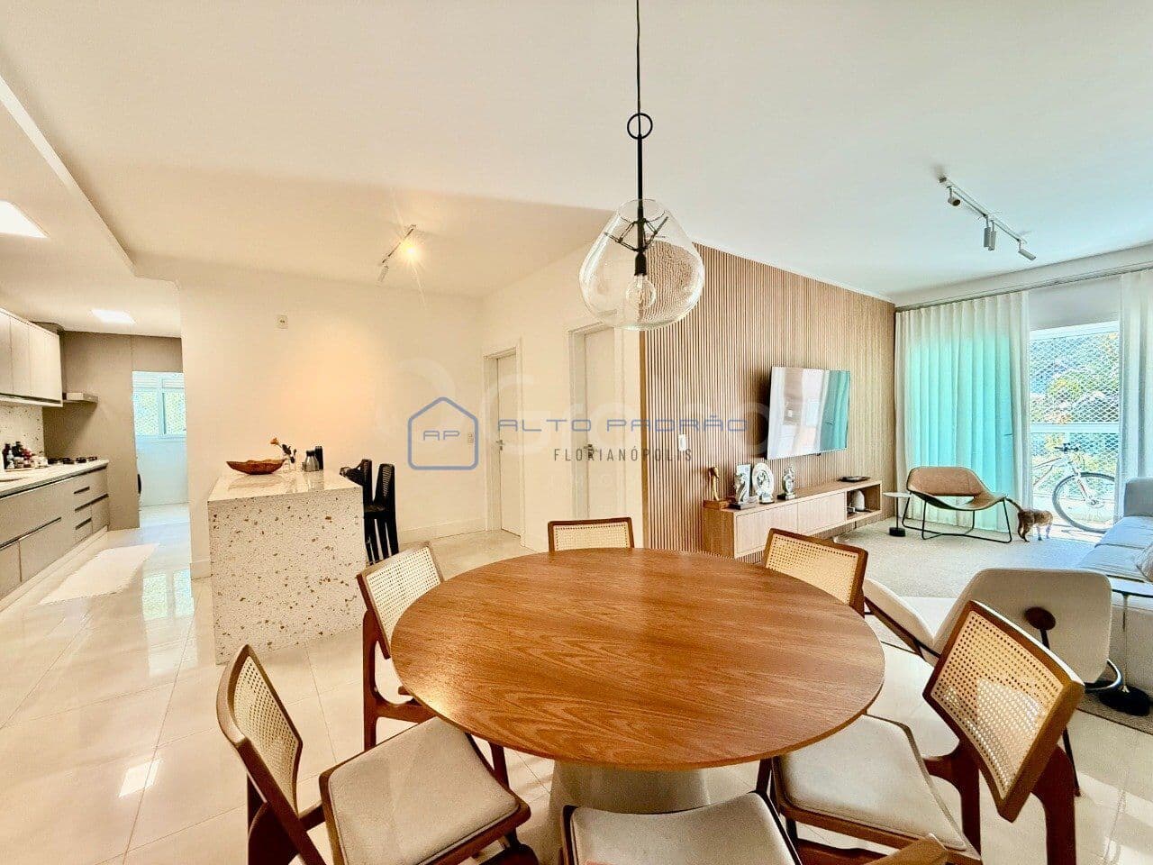 Apartamento à Venda no Centro de Florianópolis com 3 Quartos e 125m²