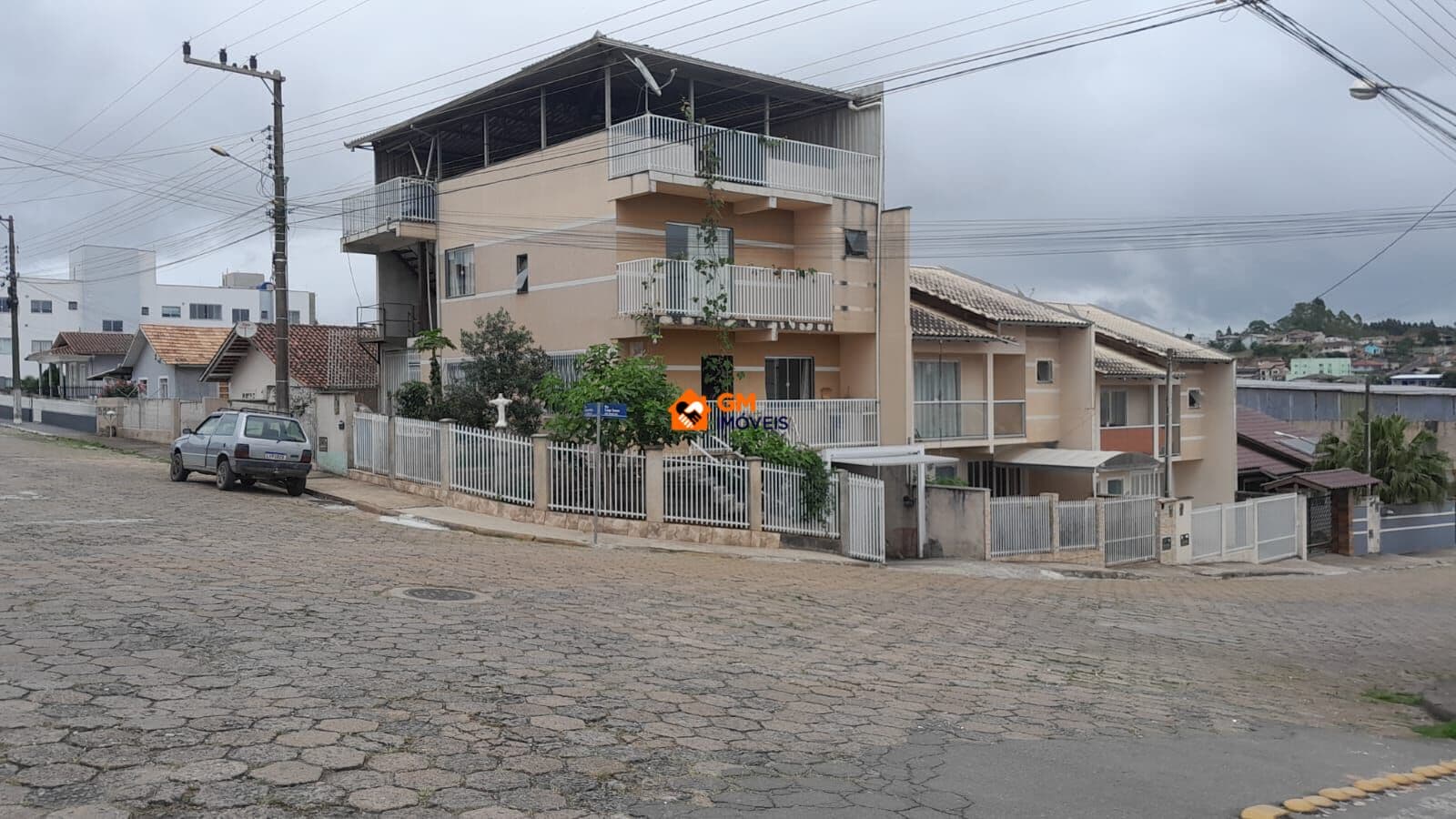 SOBRADO NO BAIRRO CRUZEIRO - SBS