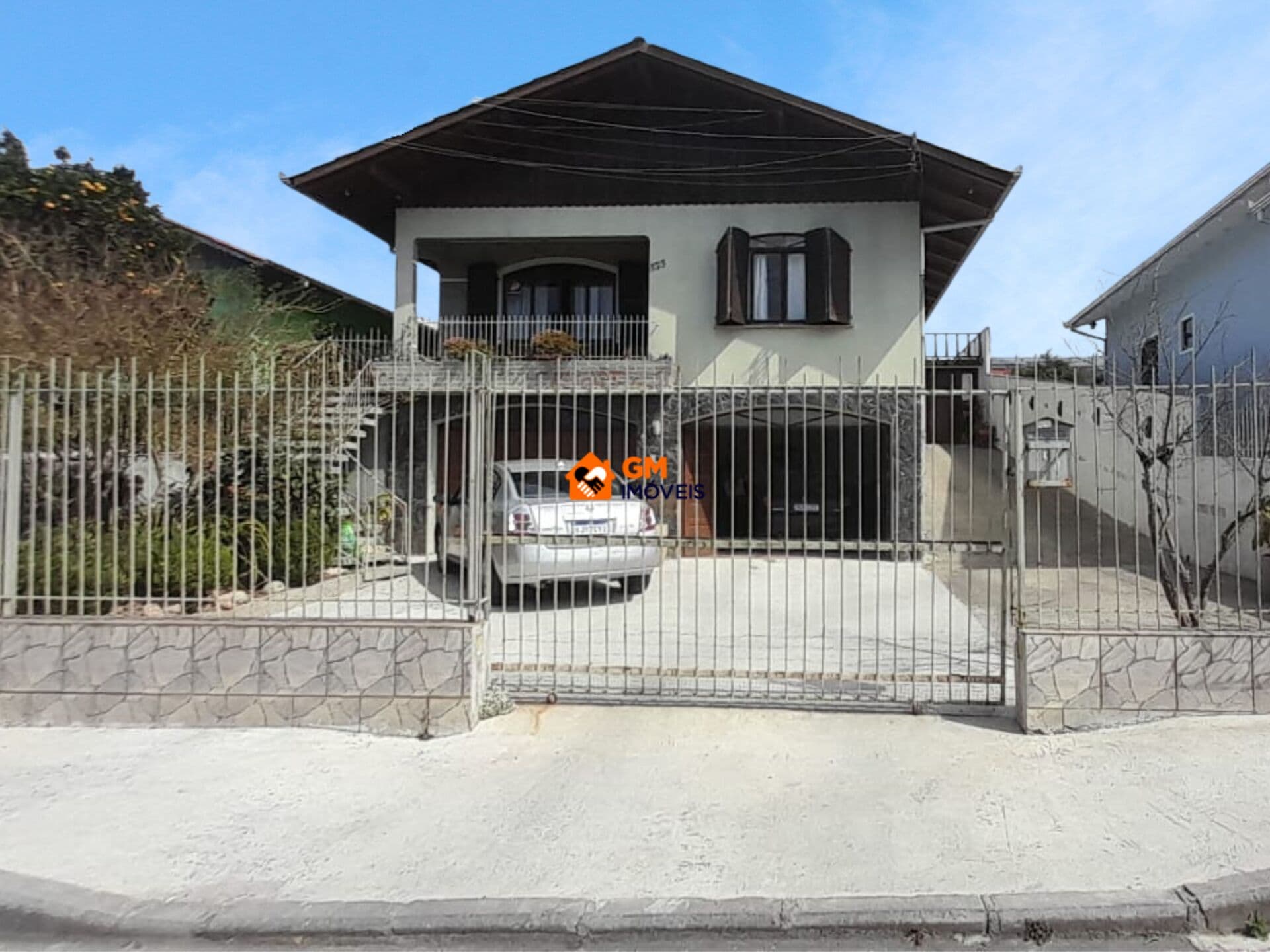 Linda Casa à venda no bairro Cruzeiro - SBS/SC